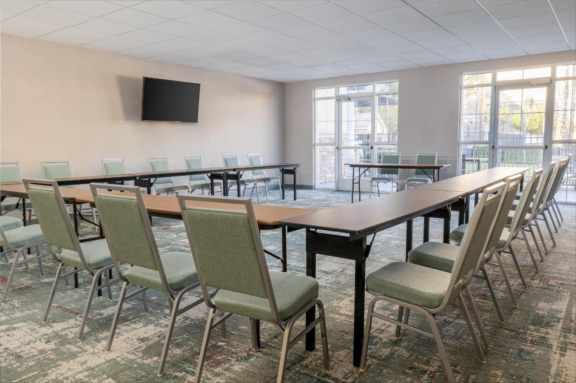 Homewood Suites By Hilton Ontario Rancho Cucamonga Bagian luar foto
